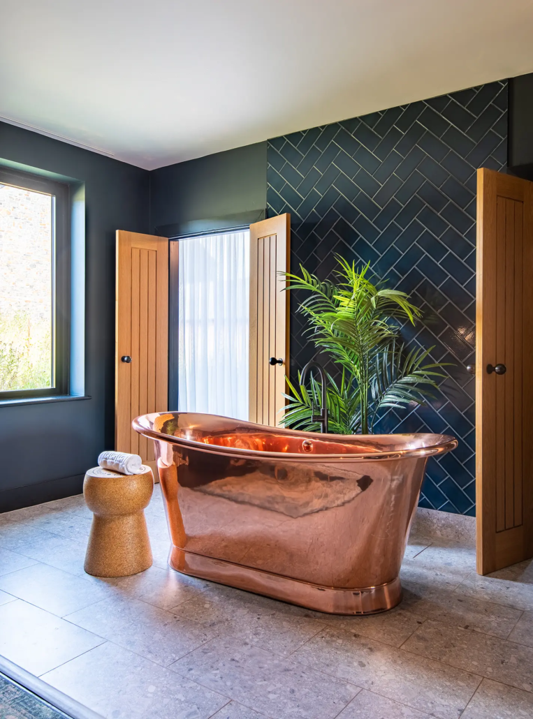 crumplebury the oakley copper bath