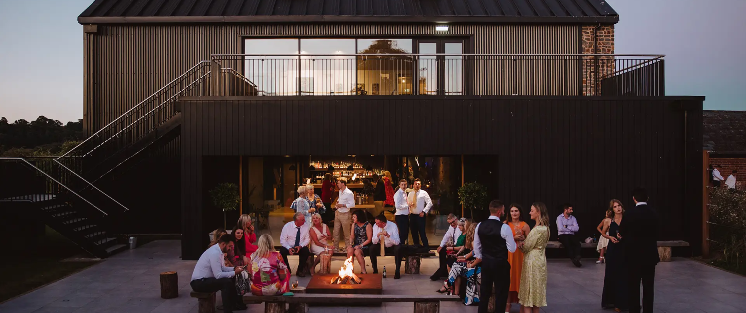 crumplebury-evening-outsideguests
